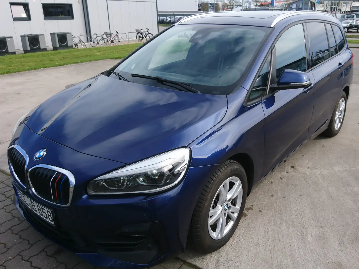 BMW 216 Gran Tourer AHK Pano, LED, HuD, gr.Navi,Sportlkrad Modrá - 2
