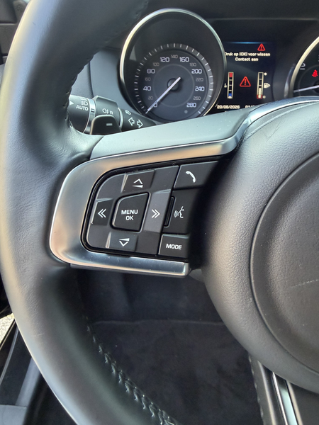 Jaguar XE 2.0 D R-Sport Navi-Leer — photo 10