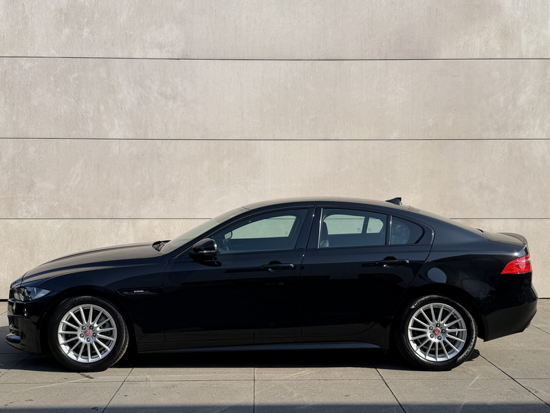 Jaguar XE 2.0 D R-Sport Navi-Leer — photo 4
