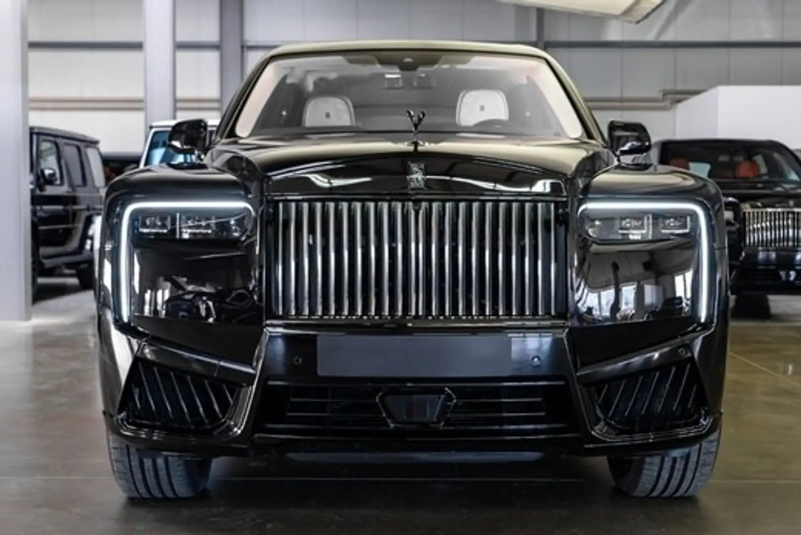 Rolls-Royce Cullinan Noir - 2
