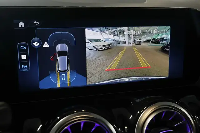 Mercedes-Benz Gla view 11