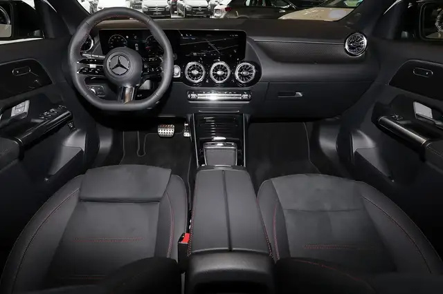 Mercedes-Benz Gla view 5
