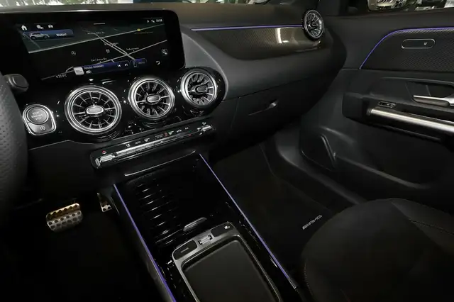 Mercedes-Benz Gla view 10