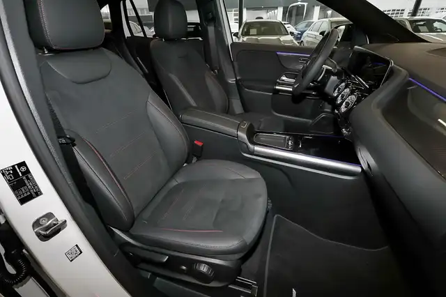 Mercedes-Benz Gla view 4