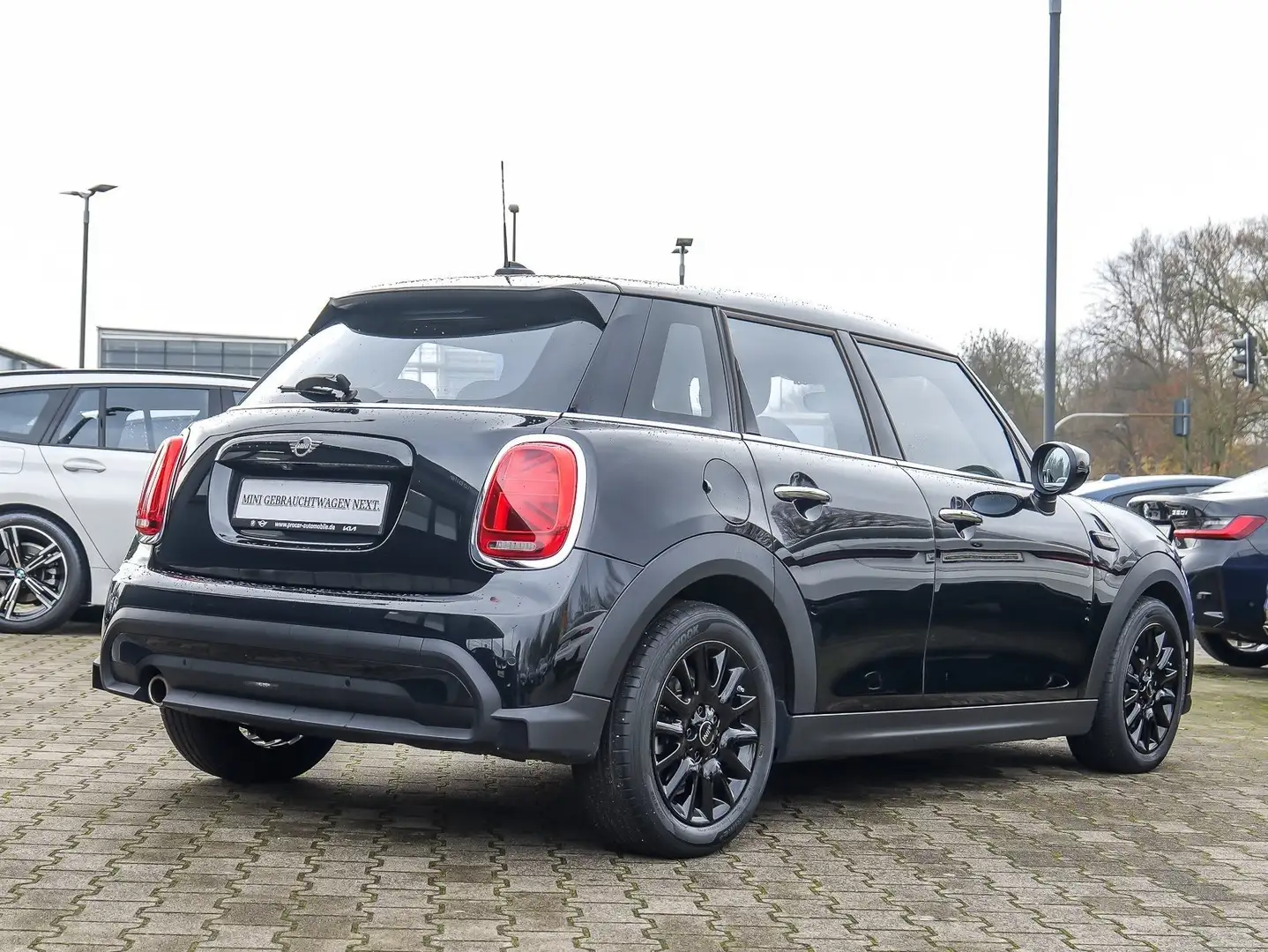 MINI Cooper 5-Türer Classic Trim HuD Pano RFK LED H/K Schwarz - 2