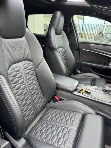 Audi RS6 Avant view 6