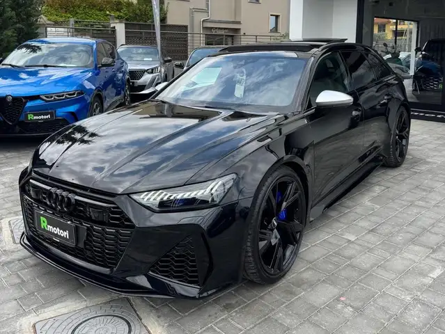 Audi RS6 Avant view 2
