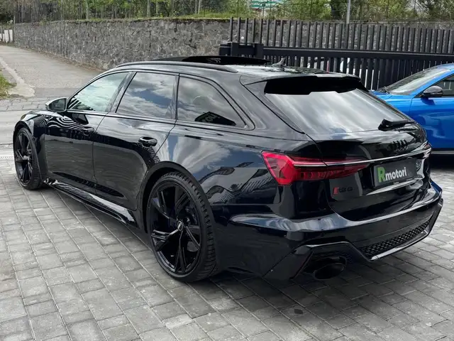 Audi RS6 Avant view 17