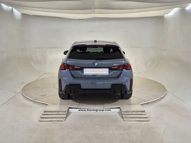 BMW 1 Series view 4