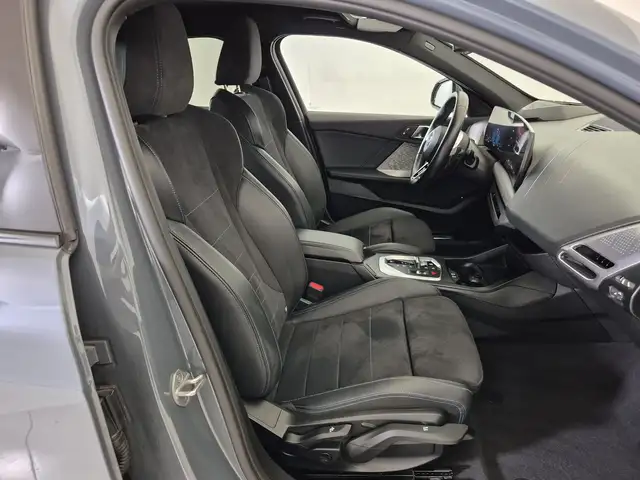 BMW 1 Series view 11