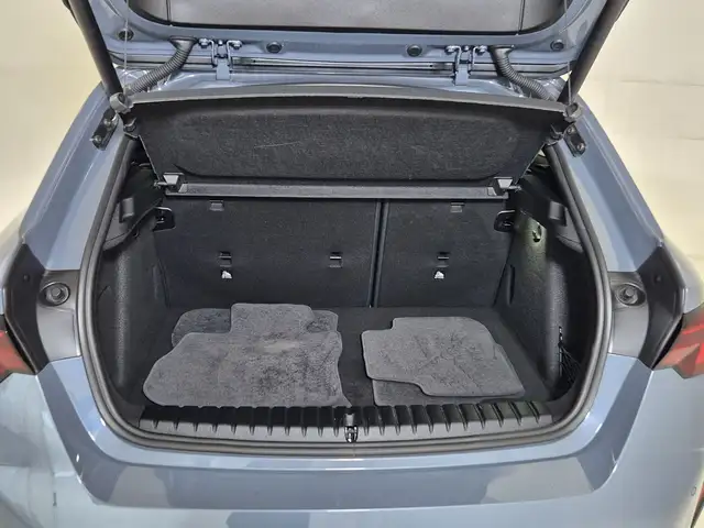 BMW 1 Series view 14