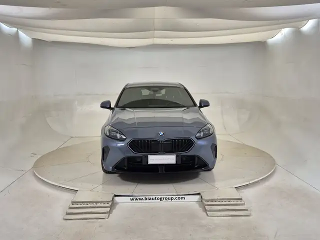 BMW 1 Series view 3