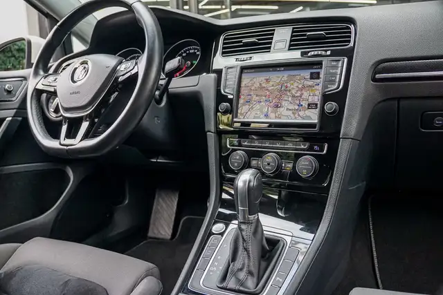 Volkswagen Golf view 7