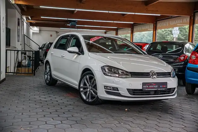 Volkswagen Golf view 5