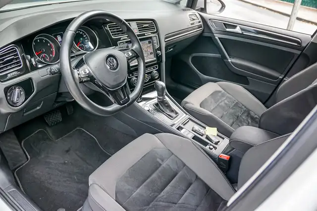 Volkswagen Golf view 10