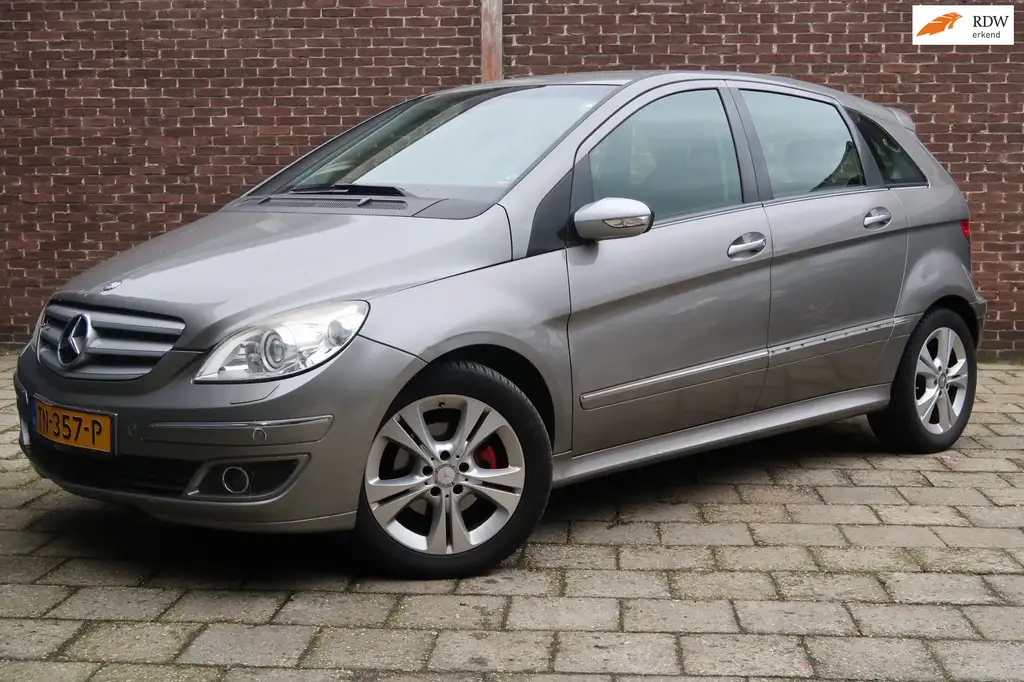 Mercedes-Benz B 200 2008 из Европы — купить под ключ
