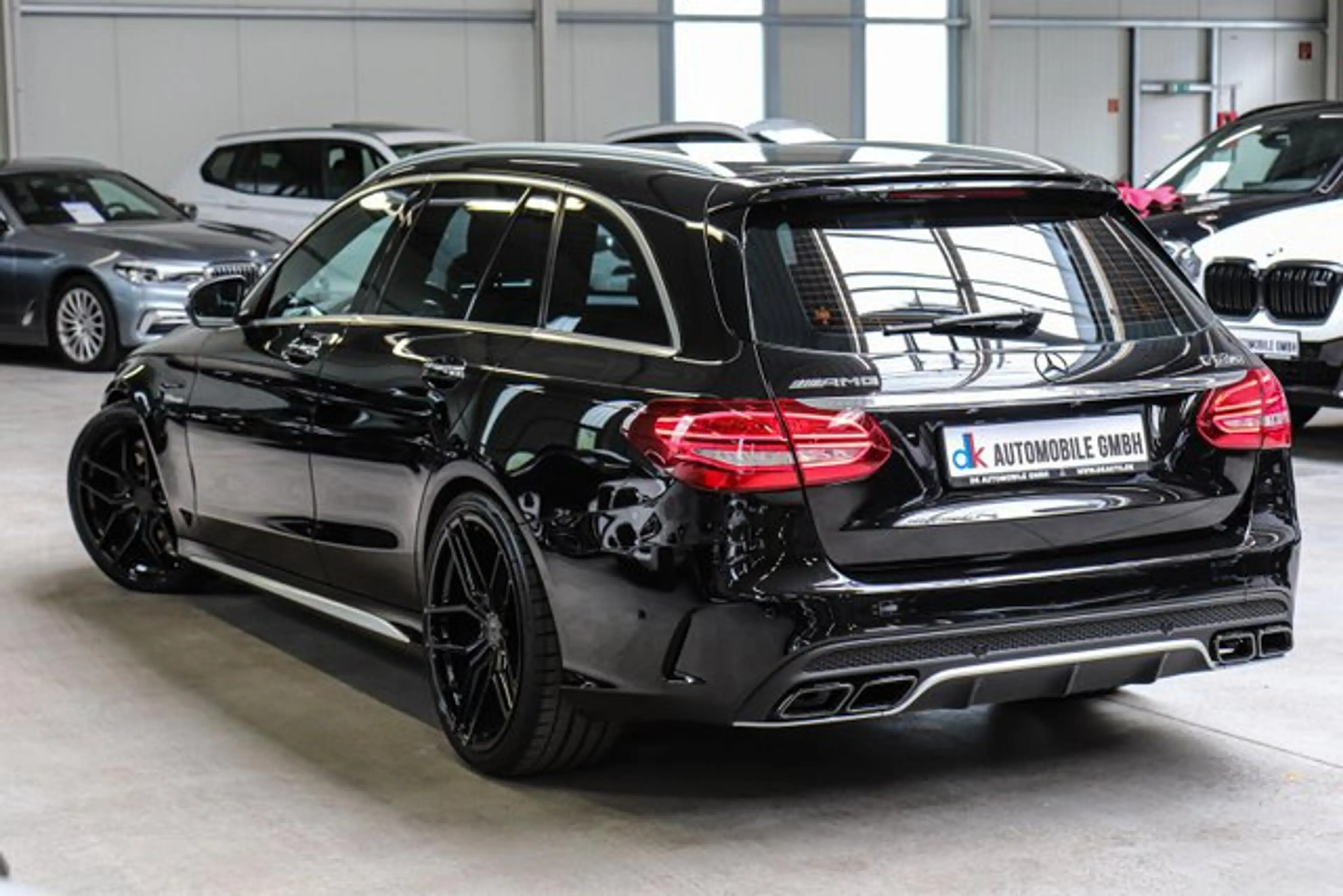 Mercedes-Benz C 63 AMG S Aut/BURMESTER/KAMERA/PANORAMA/HUD/LED/ — photo 9
