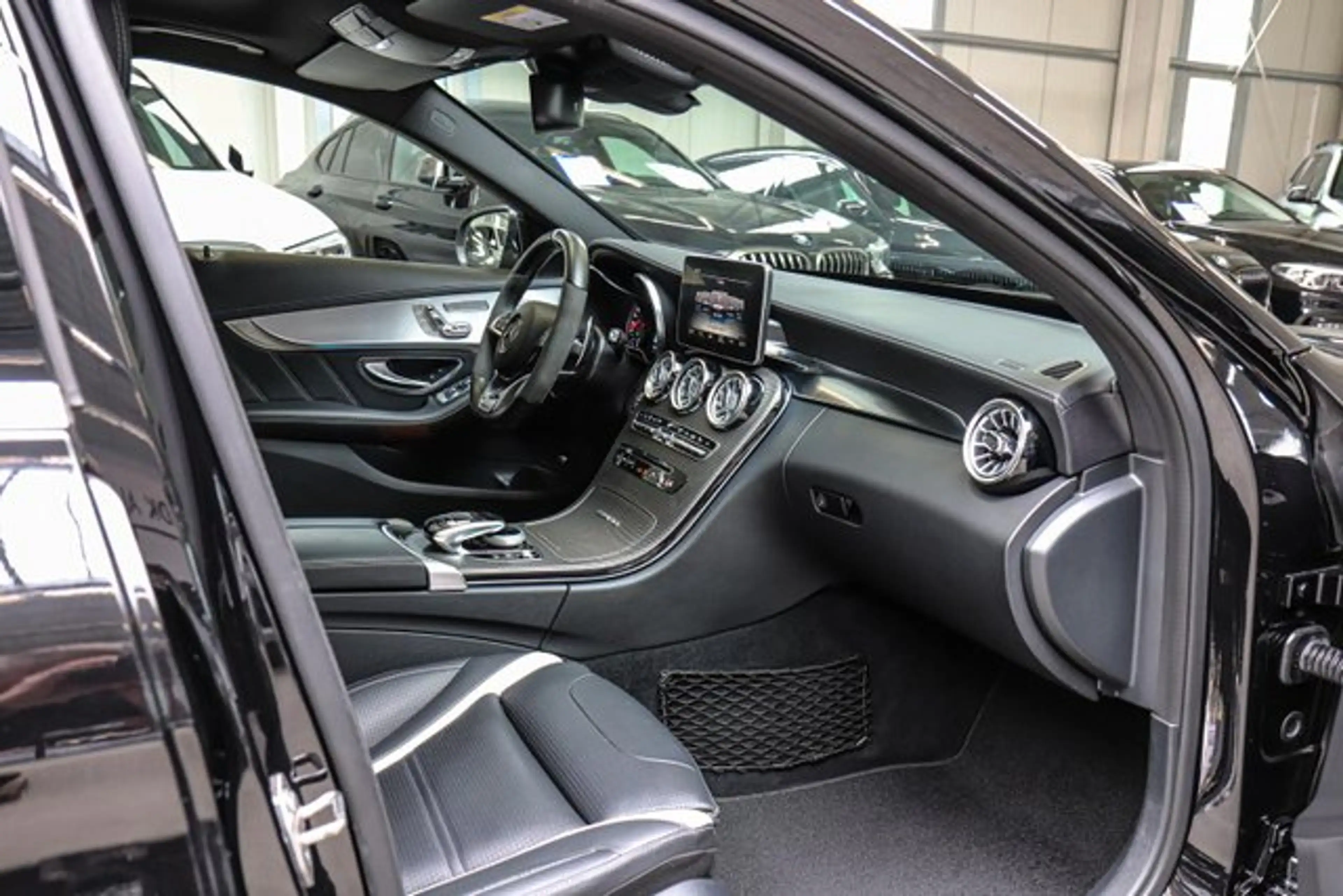 Mercedes-Benz C 63 AMG S Aut/BURMESTER/KAMERA/PANORAMA/HUD/LED/ — photo 15
