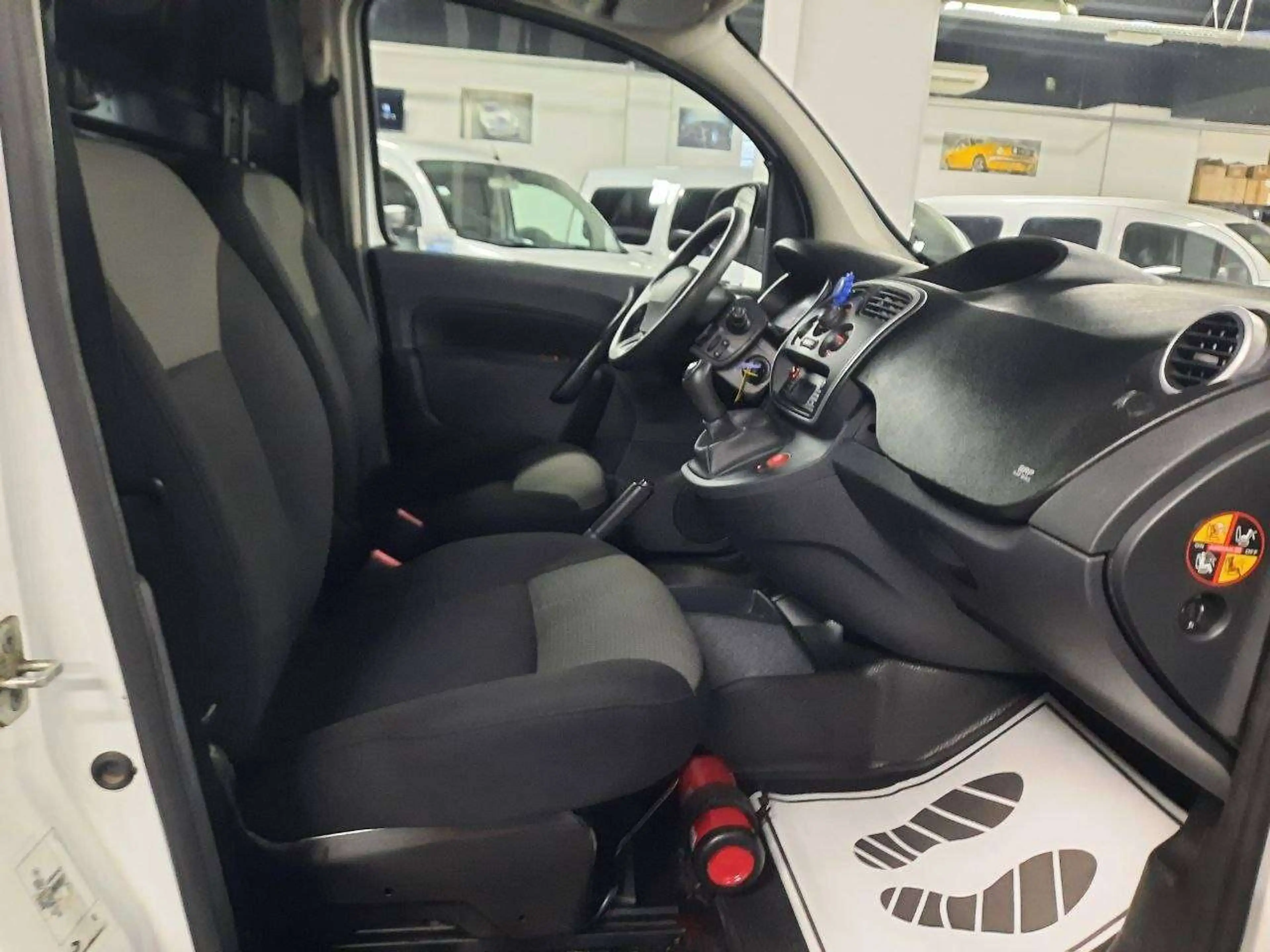 Renault Kangoo Express 1.5 dCi 75 • CLIM • DISTRIBUTION NEUVE • SANS ADBLUE — photo 10