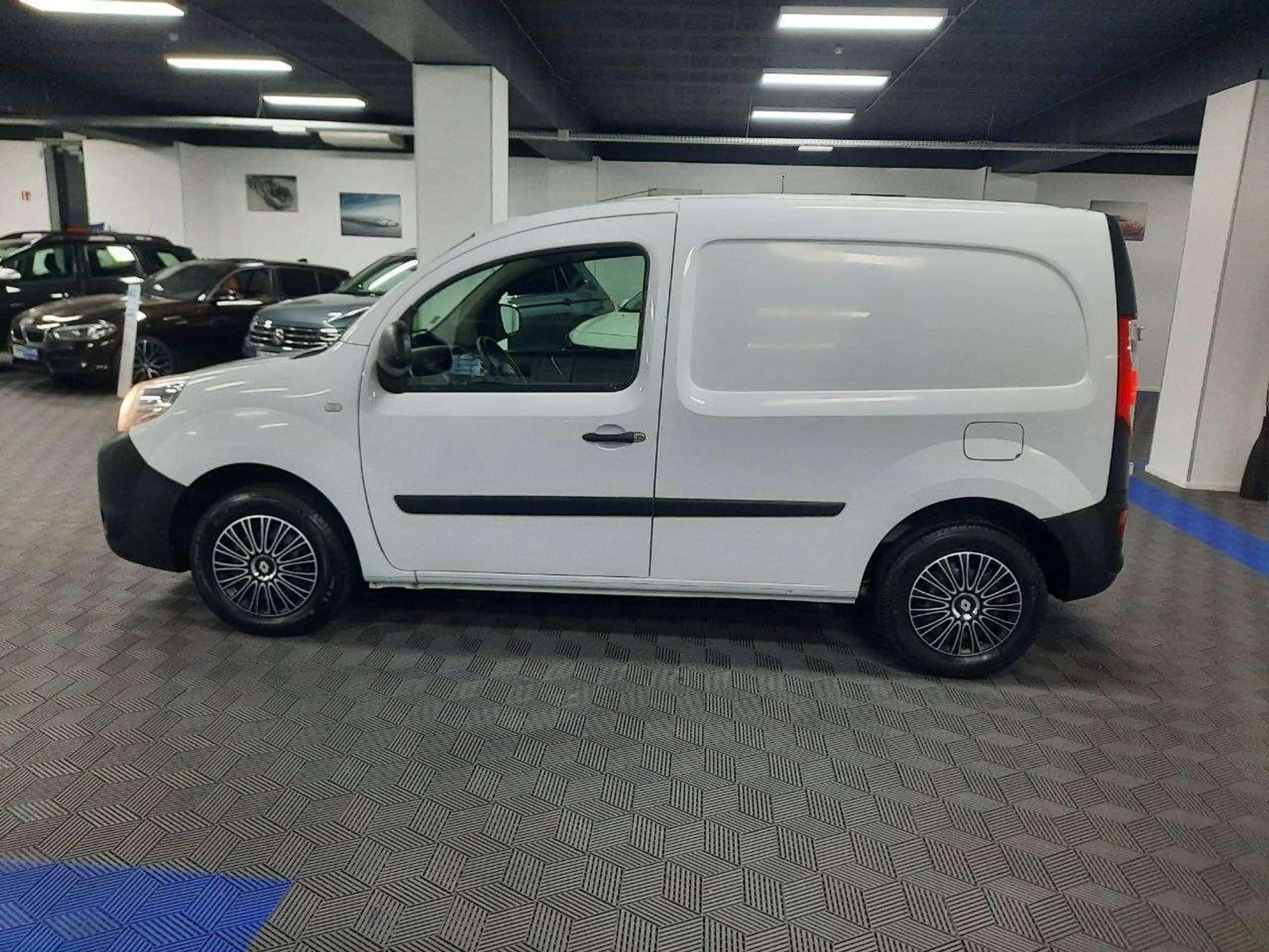 Renault Kangoo Express 1.5 dCi 75 • CLIM • DISTRIBUTION NEUVE • SANS ADBLUE — photo 2