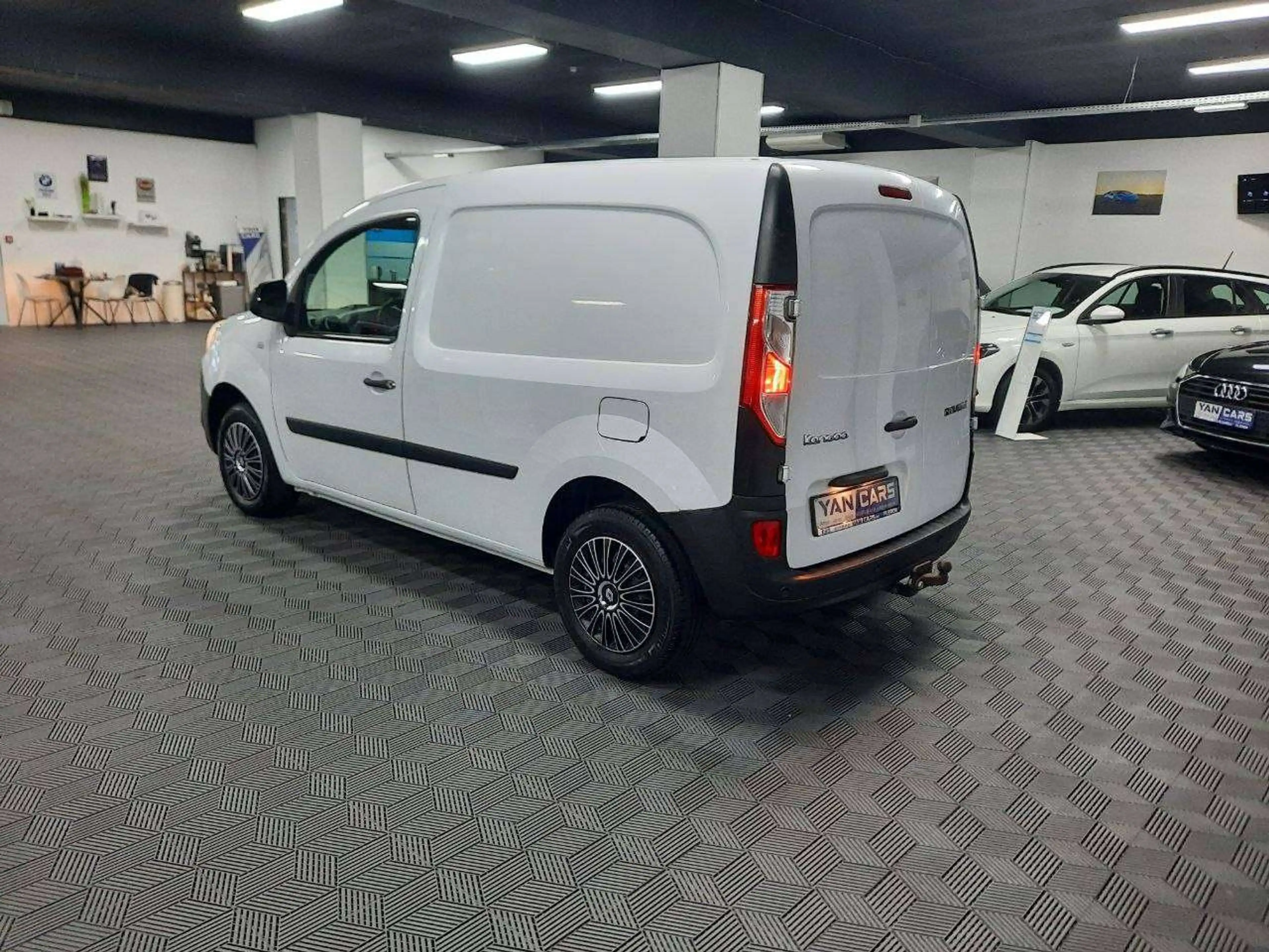 Renault Kangoo Express 1.5 dCi 75 • CLIM • DISTRIBUTION NEUVE • SANS ADBLUE — photo 3