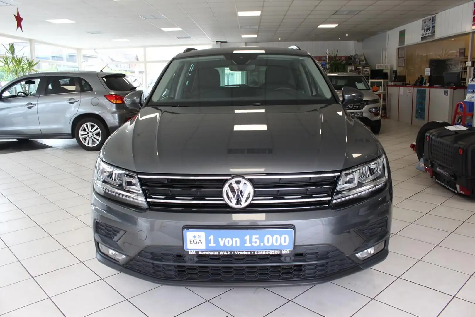 Volkswagen Tiguan 1.4 TSI Comfortline.LED.AHK Grau - 2