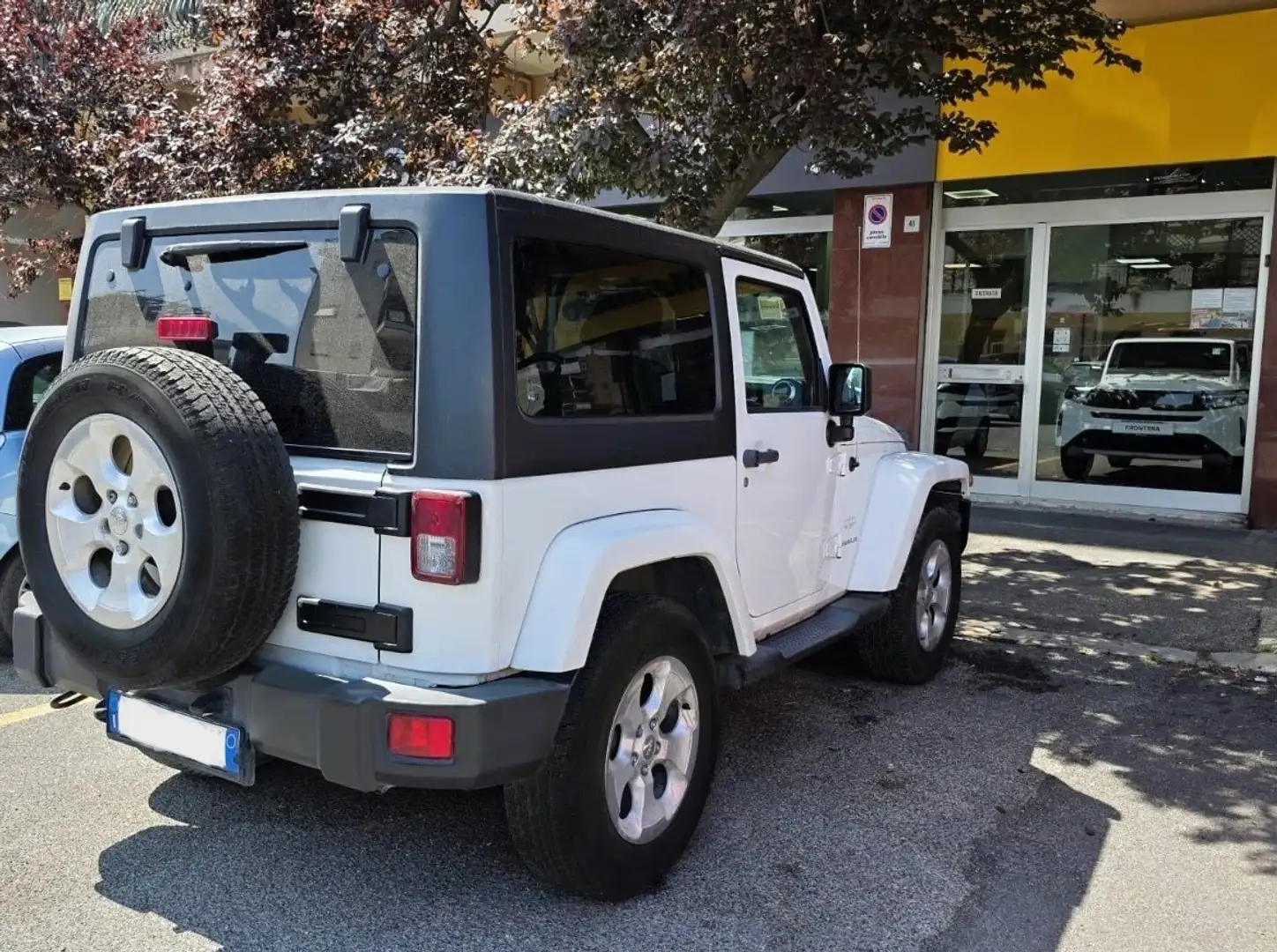 Jeep Wrangler 2.8 CRD DPF SAHARA AUTO Bianco - 2