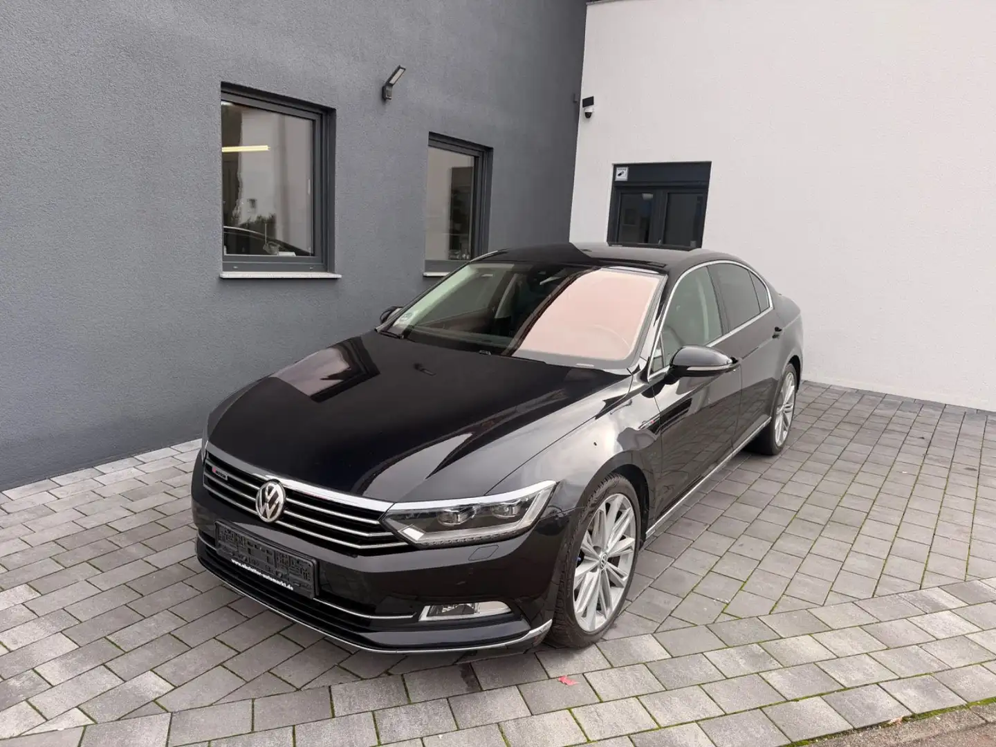 Volkswagen Passat Lim. 2.0 TDI Highline 4Motion R-line