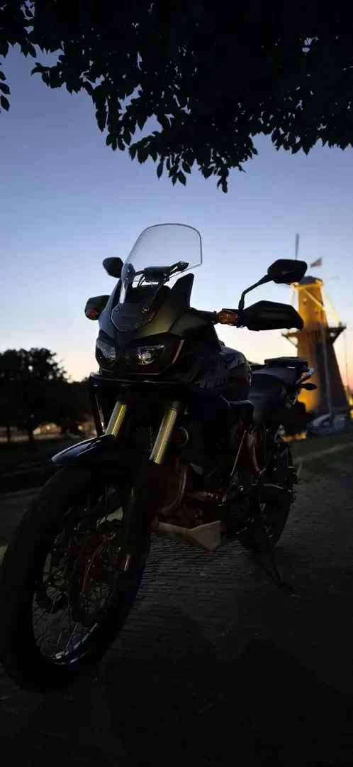 Honda CRF 1000 Africa Twin Zwart - 2
