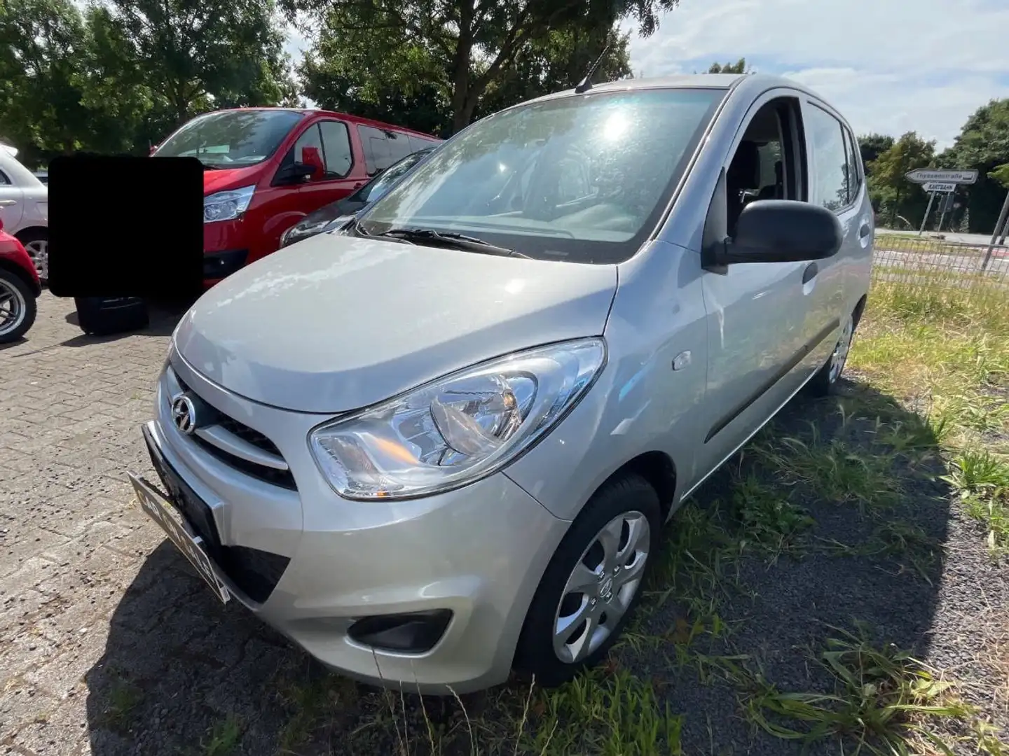 Hyundai i10 1.1 Classic Silber - 1