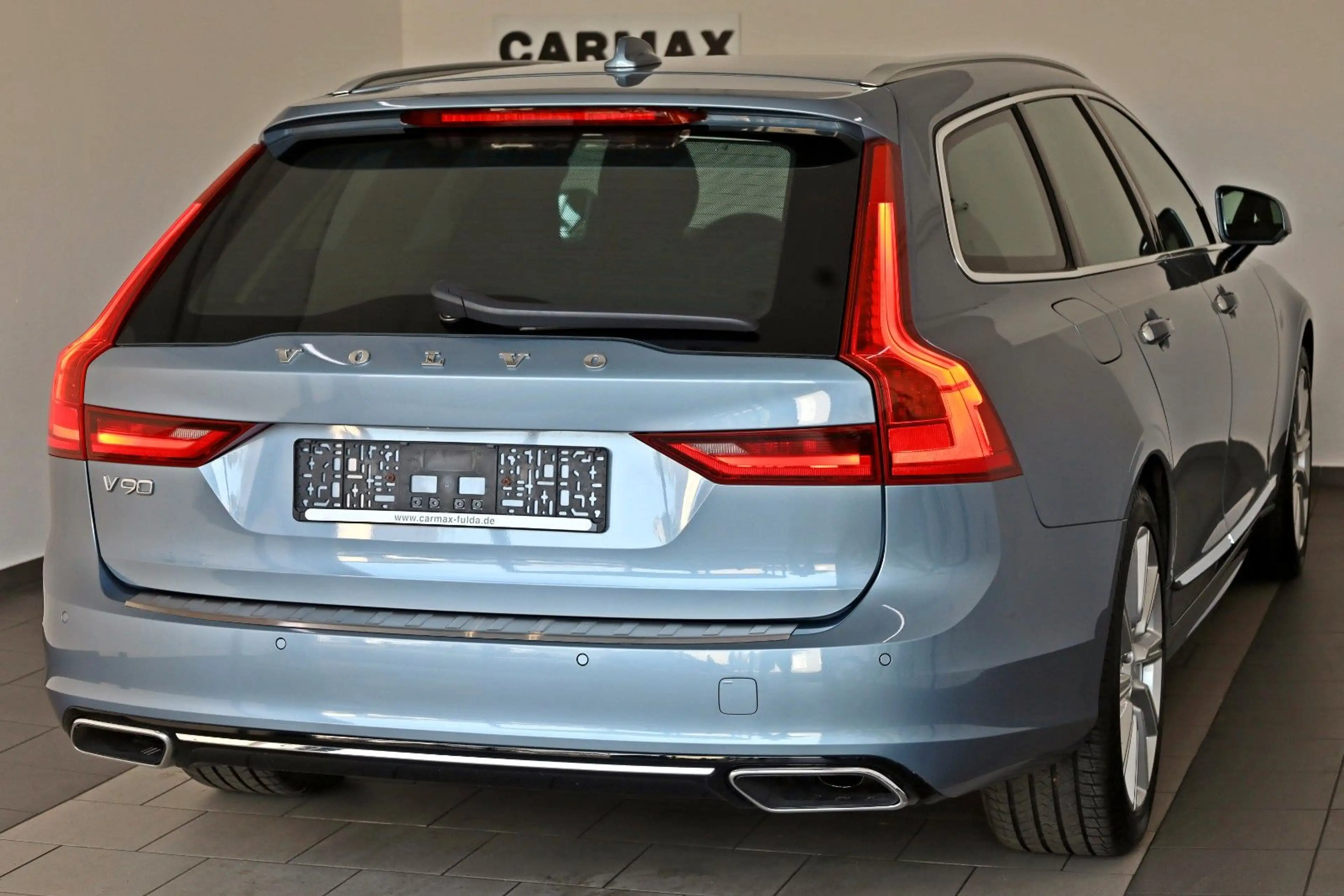 Volvo V90 Kombi Inscription AWD Leder,Navi,LED,ACC,AHK — photo 2