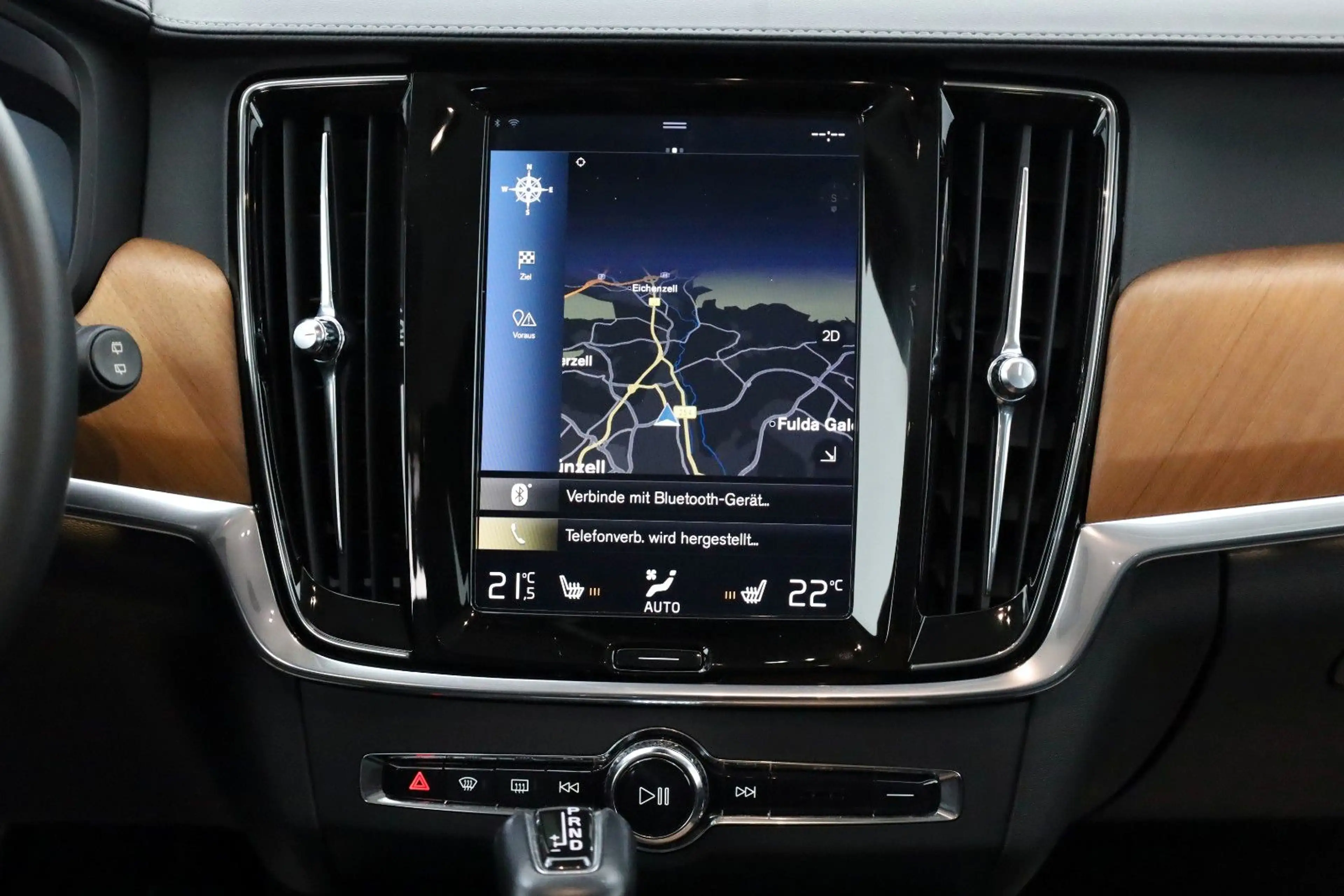Volvo V90 Kombi Inscription AWD Leder,Navi,LED,ACC,AHK — photo 11