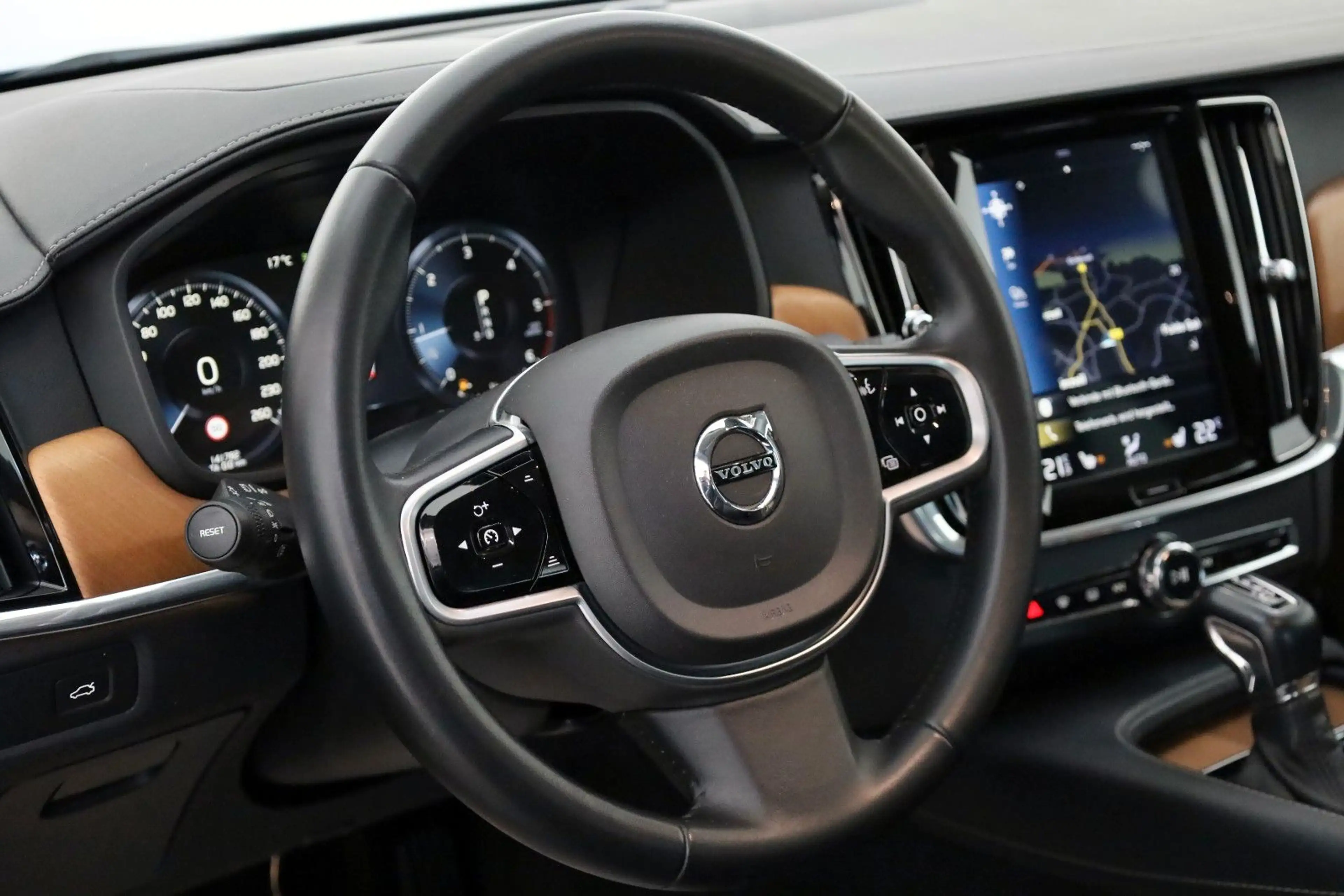 Volvo V90 Kombi Inscription AWD Leder,Navi,LED,ACC,AHK — photo 10