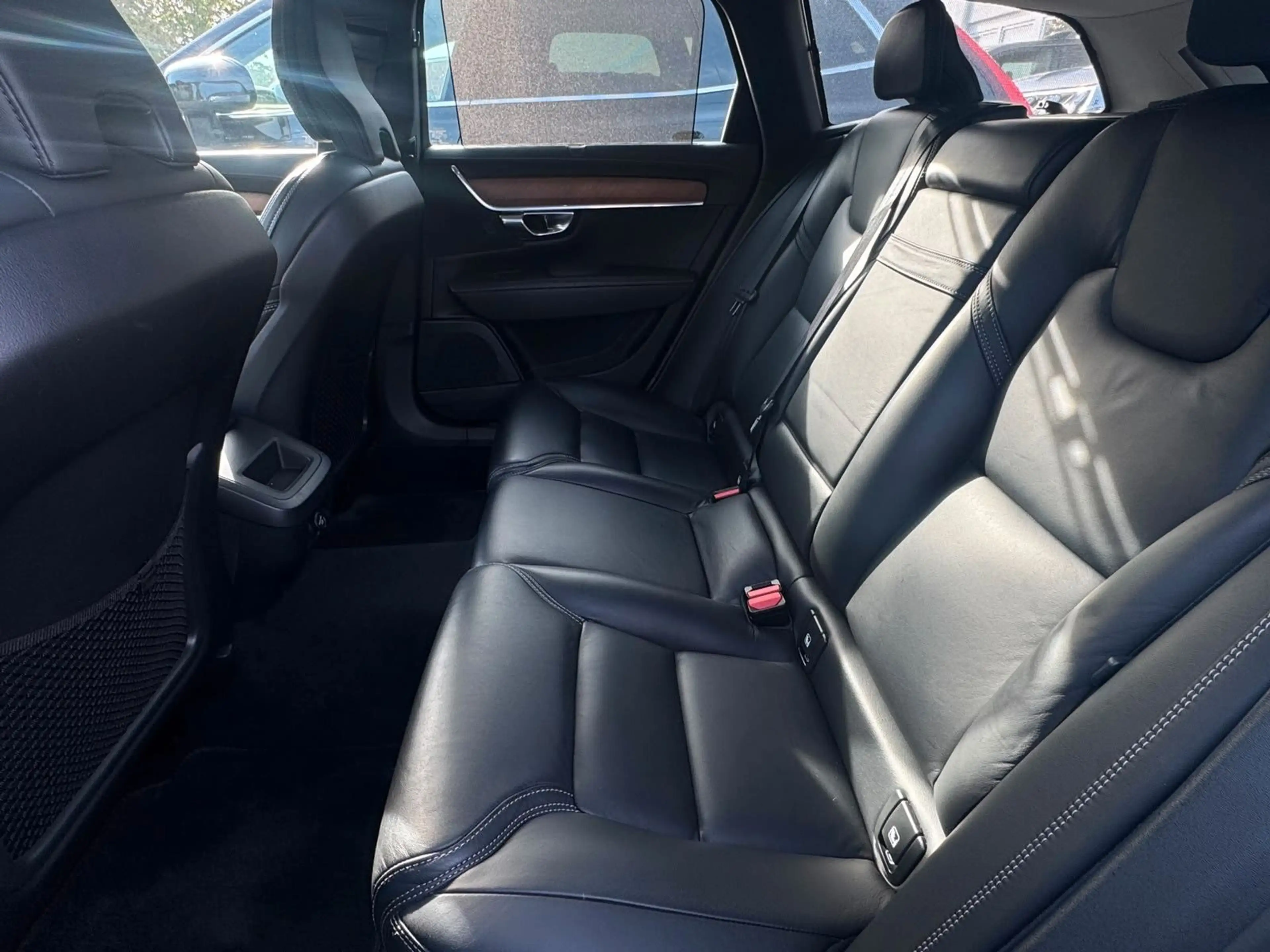 Volvo V90 Kombi Inscription AWD Leder,Navi,LED,ACC,AHK — photo 6