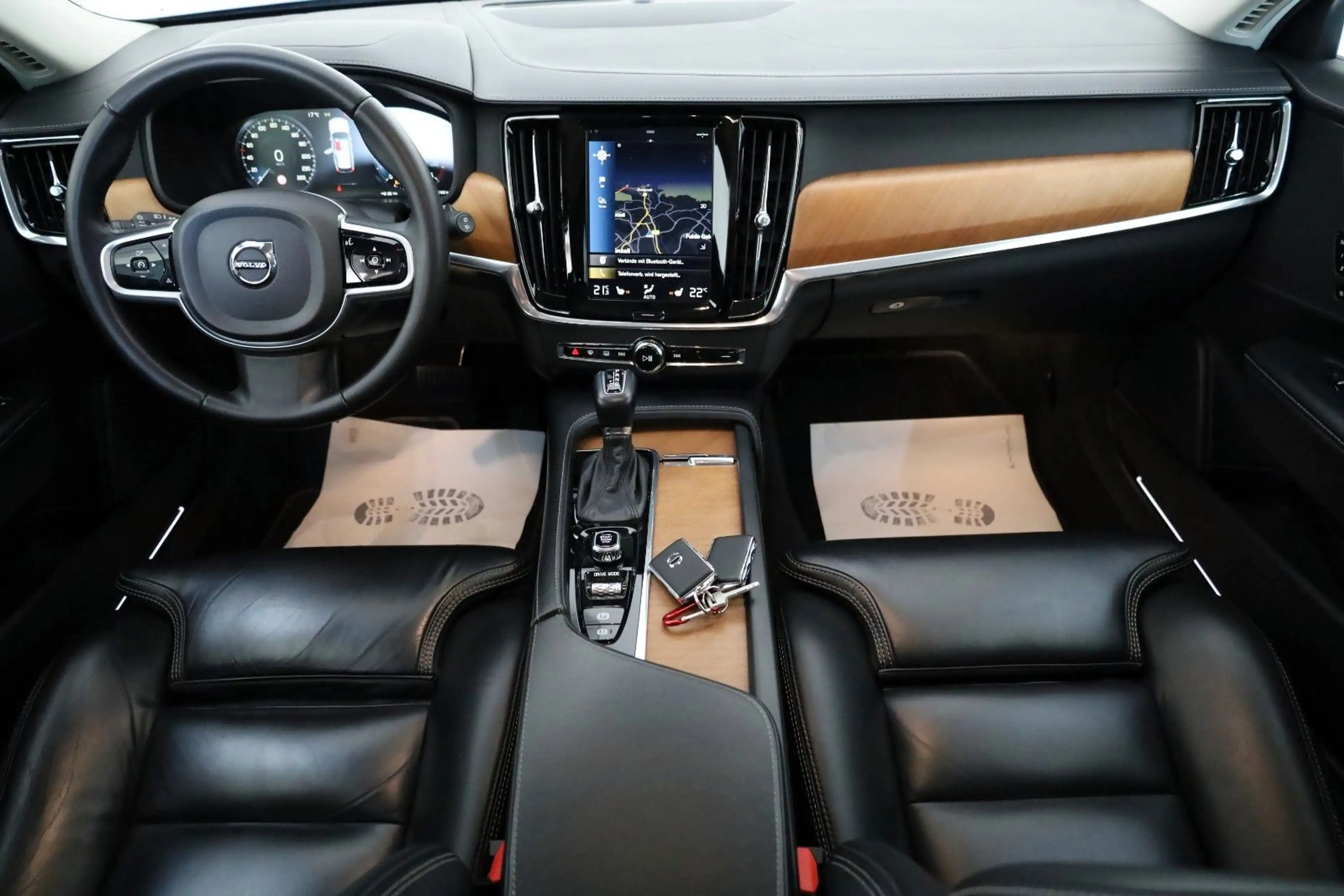 Volvo V90 Kombi Inscription AWD Leder,Navi,LED,ACC,AHK — photo 5