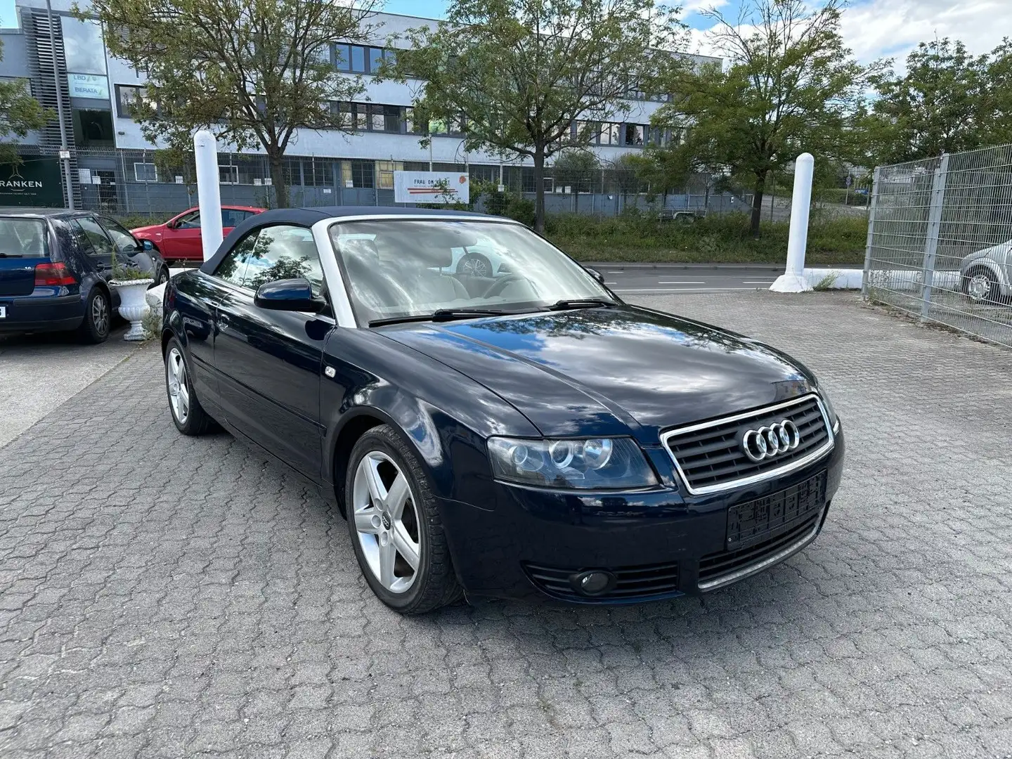 Audi A4 3.0i V6 Cabrio Leder Klimaauto. PDC Tüv Neu Синий - 1