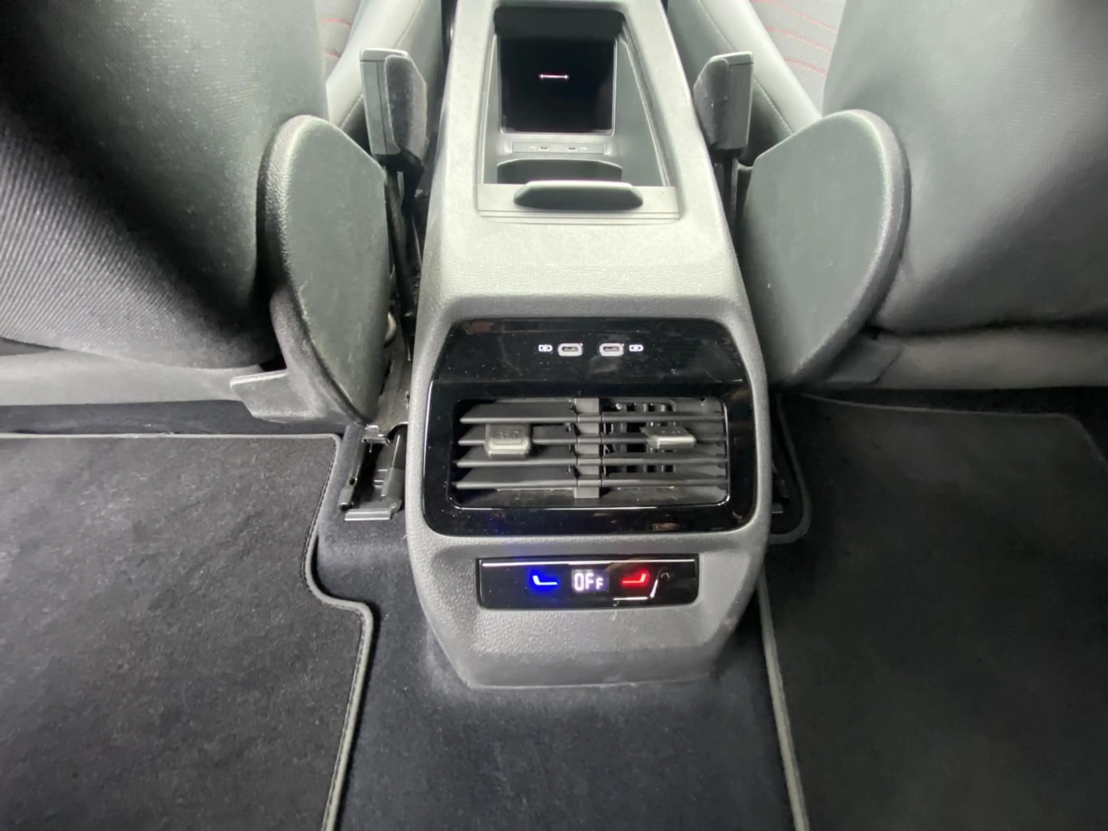 Volkswagen ID.4 GTX 4-MOTION WÄRMEPUMPE+AHK+APP-CONNECT+36 — photo 12