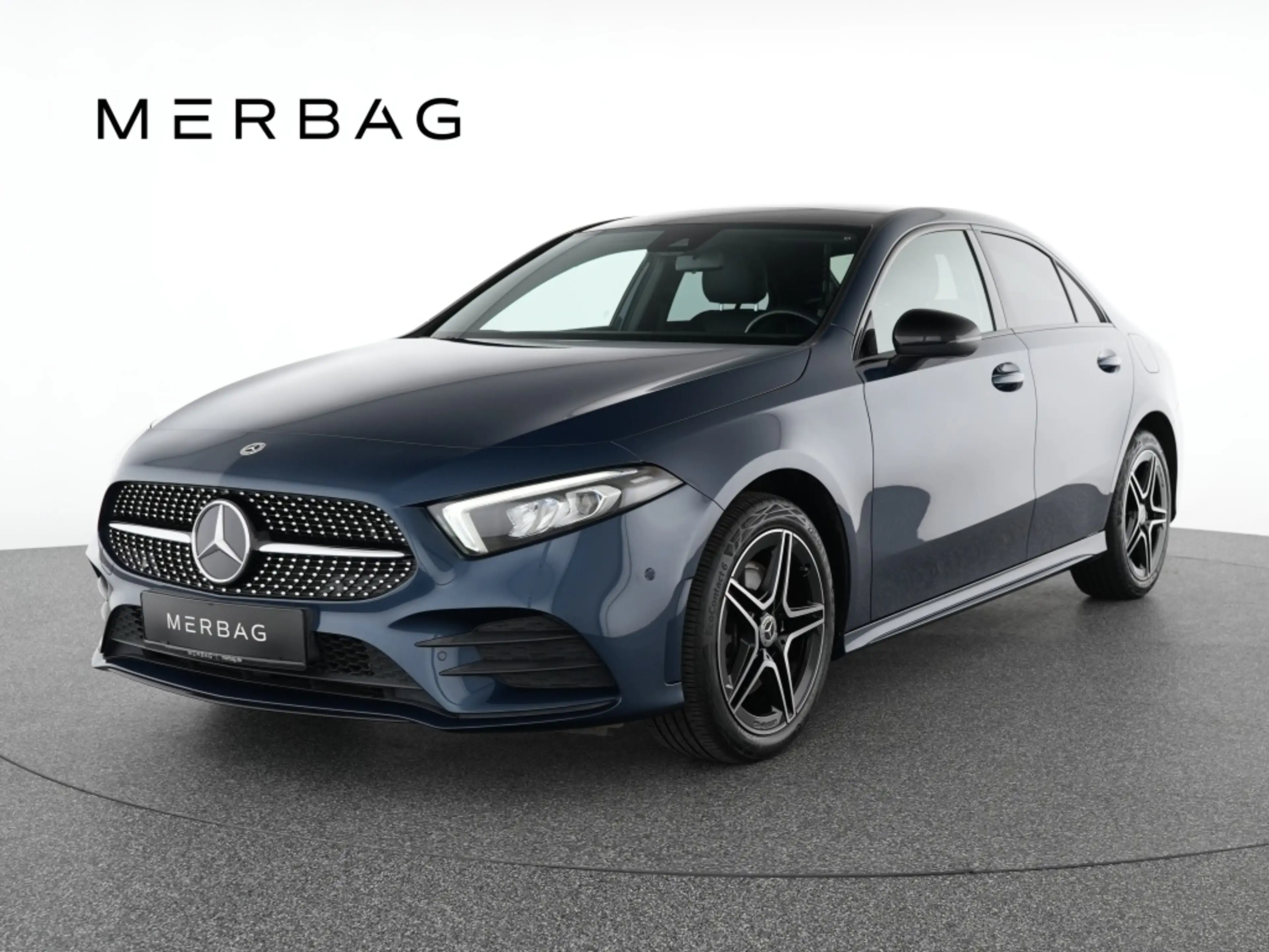 Mercedes-Benz A 250 e Lim AMG Night Pano LED Navi Automatik