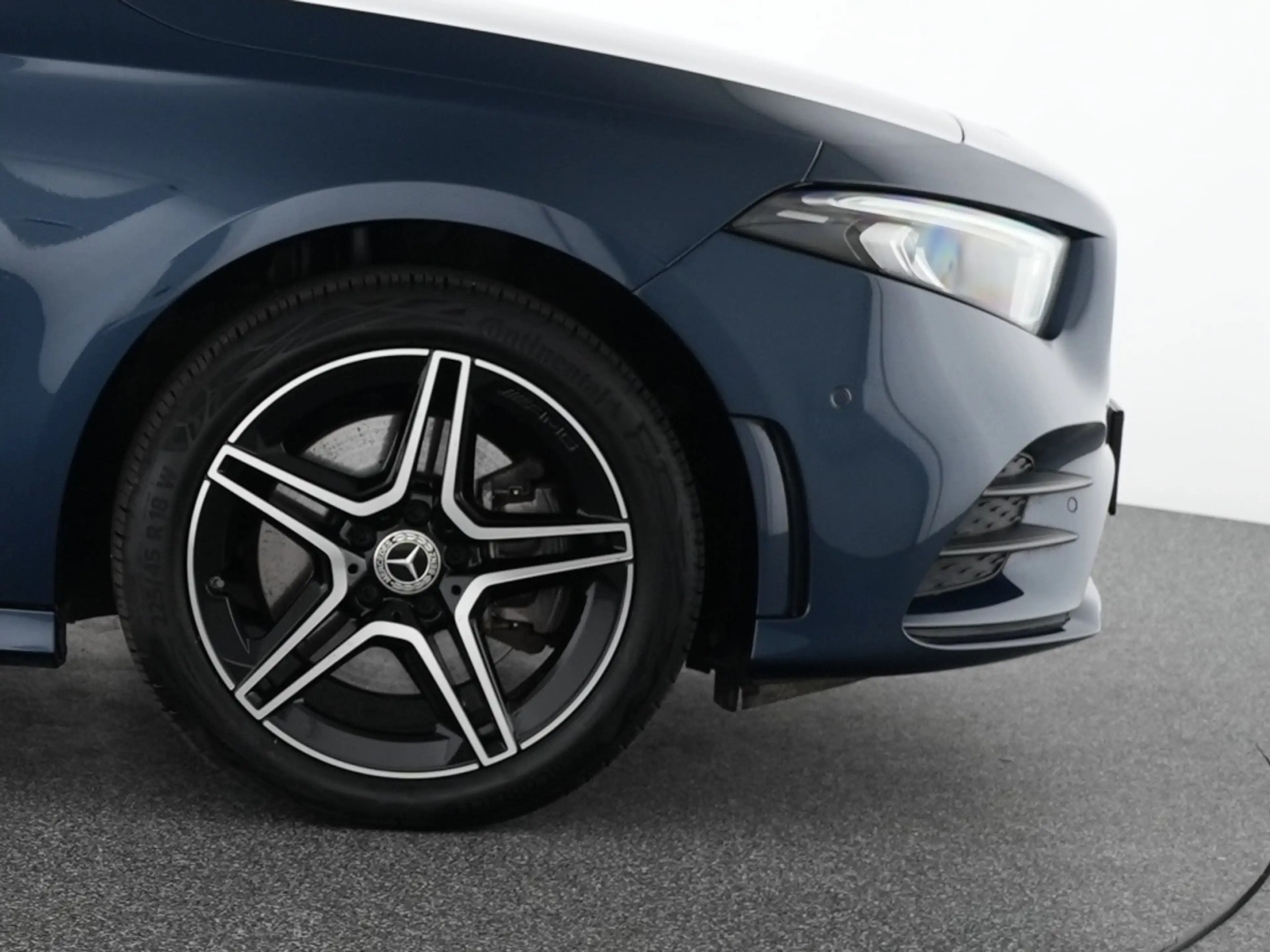 Mercedes-Benz A 250 e Lim AMG Night Pano LED Navi Automatik — photo 6