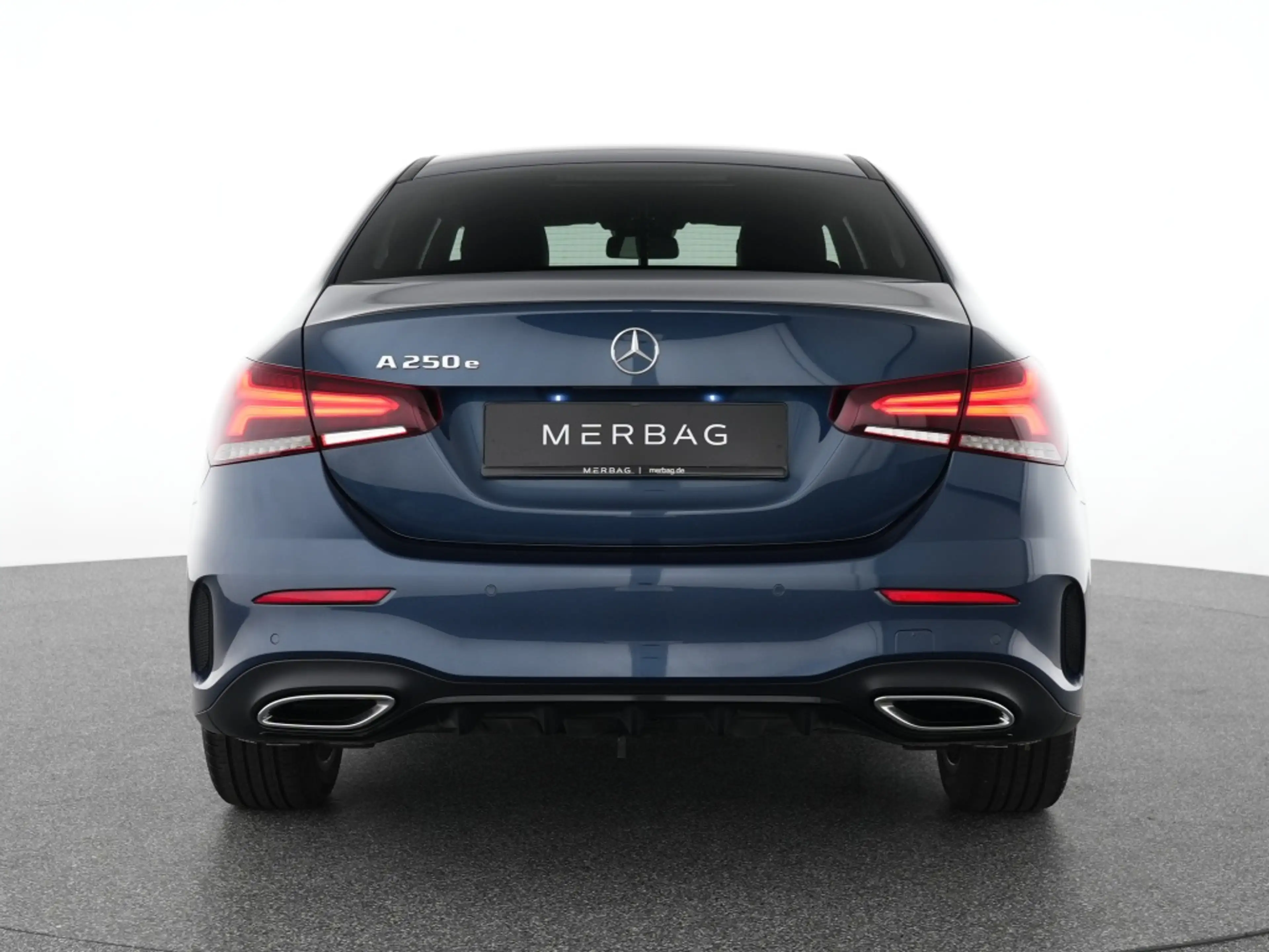Mercedes-Benz A 250 e Lim AMG Night Pano LED Navi Automatik — photo 4