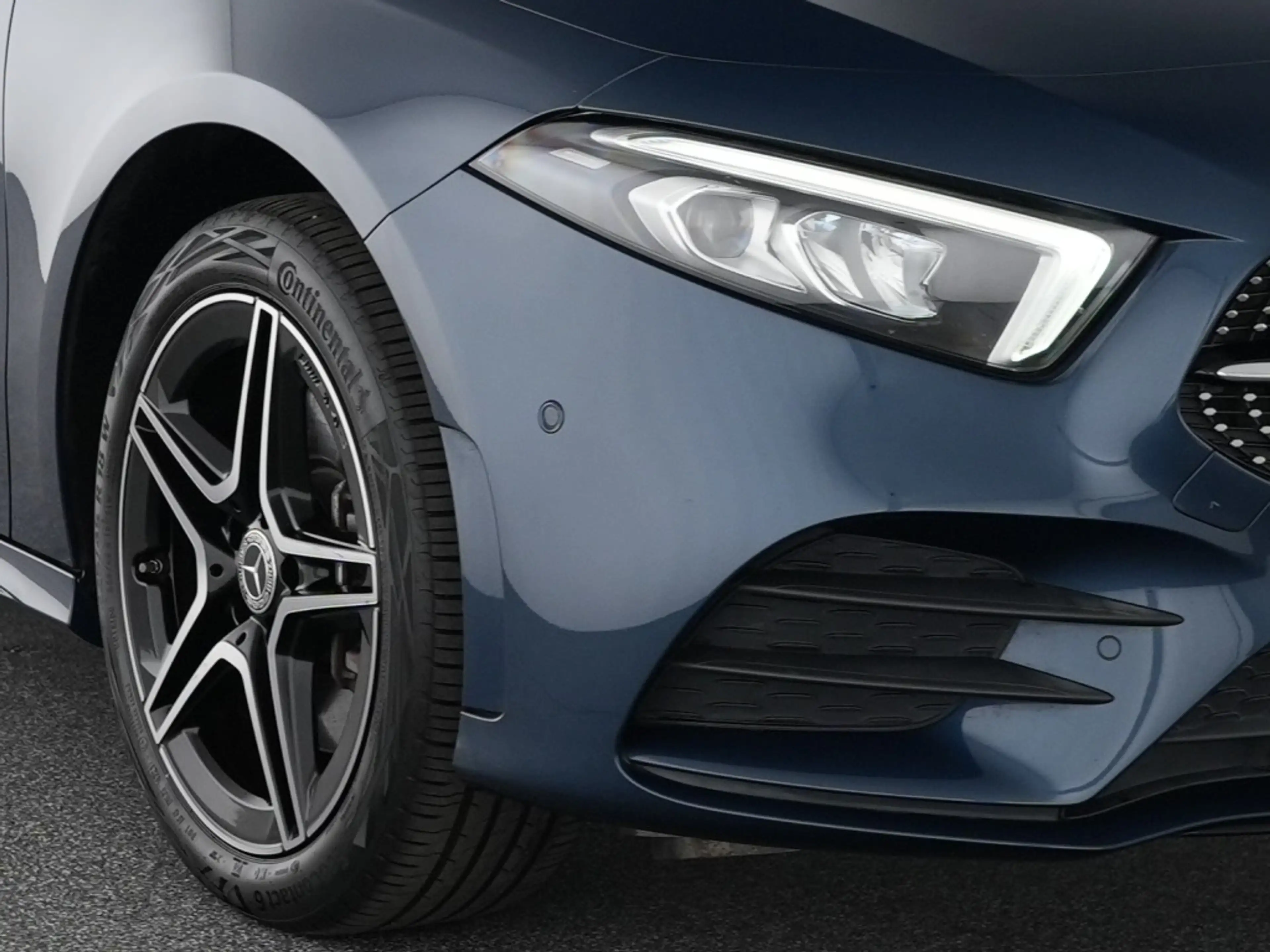 Mercedes-Benz A 250 e Lim AMG Night Pano LED Navi Automatik — photo 7