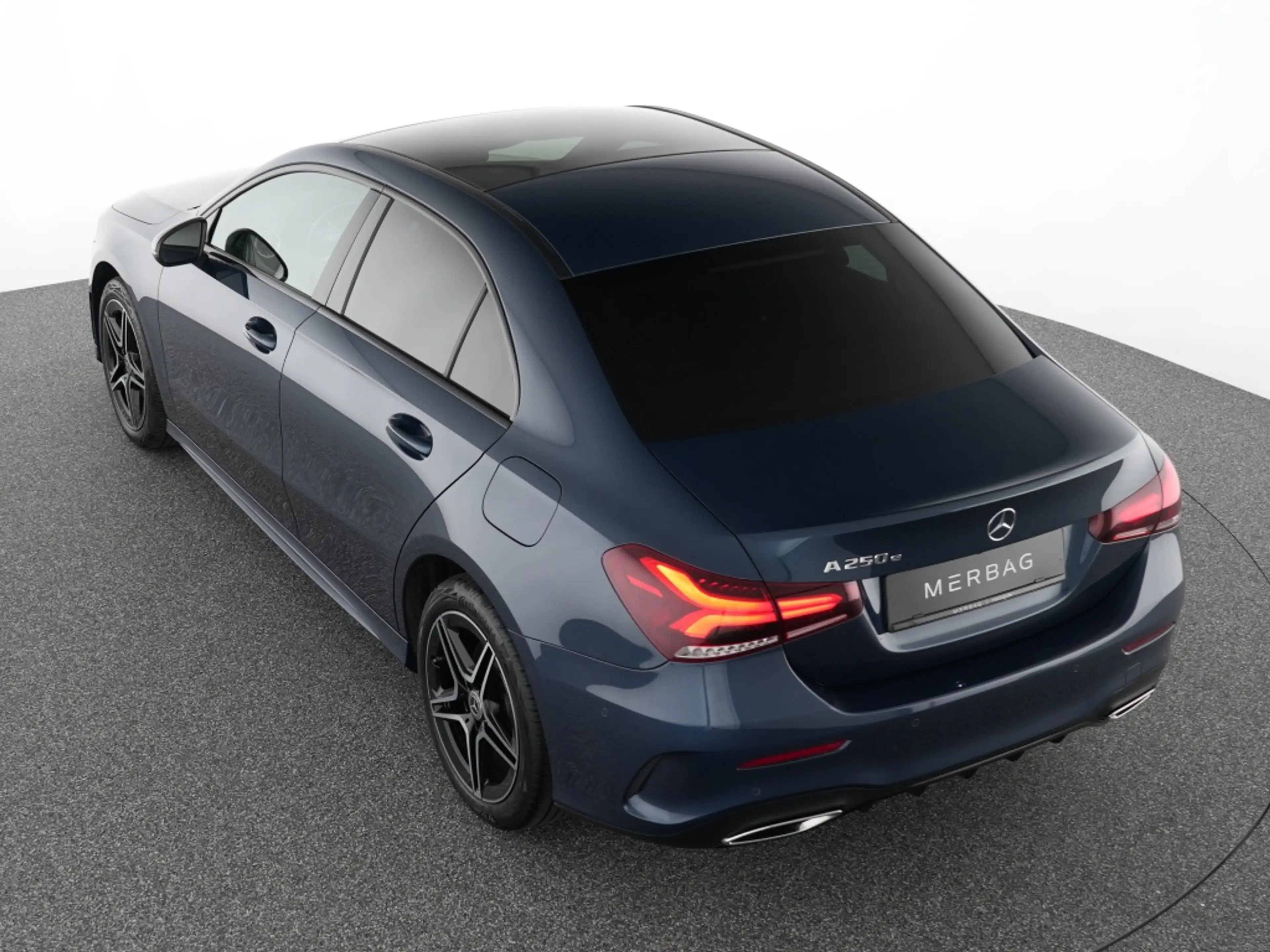 Mercedes-Benz A 250 e Lim AMG Night Pano LED Navi Automatik — photo 11
