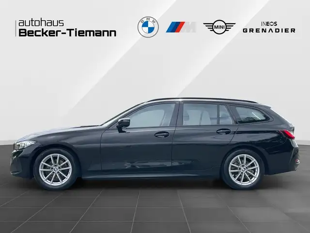 BMW 3 Series view 3