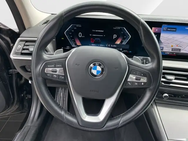 BMW 3 Series view 9