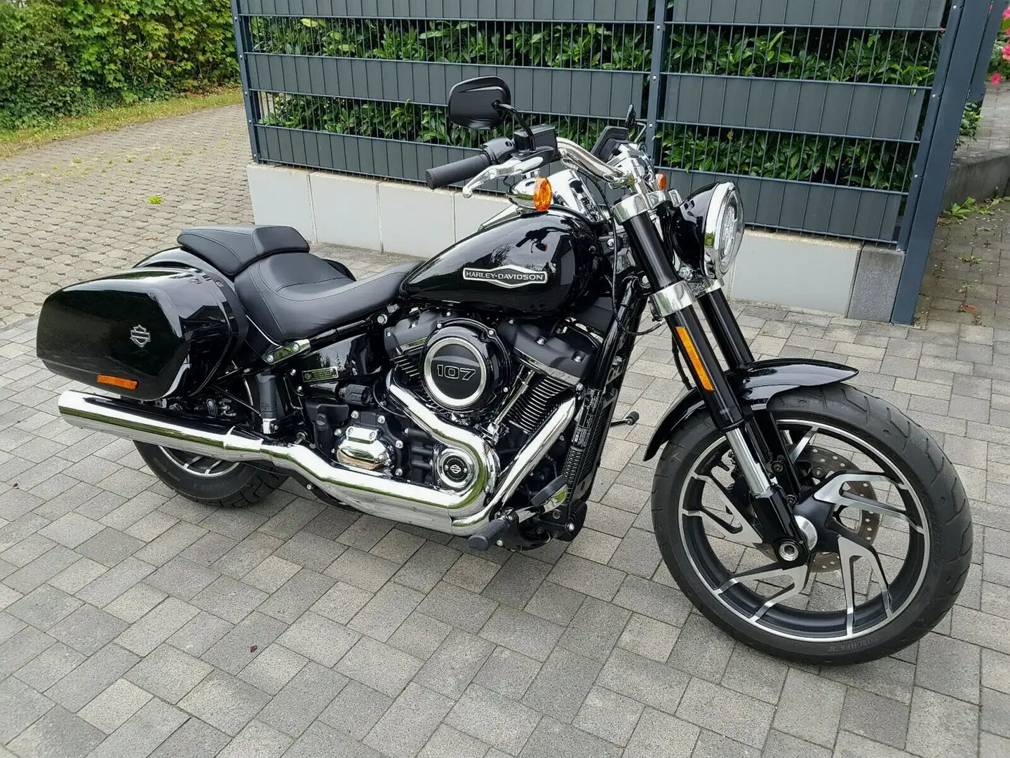 Harley-Davidson Sport Glide FLSB Noir - 1