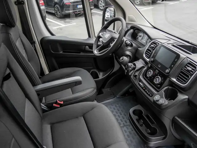 Fiat Ducato view 3