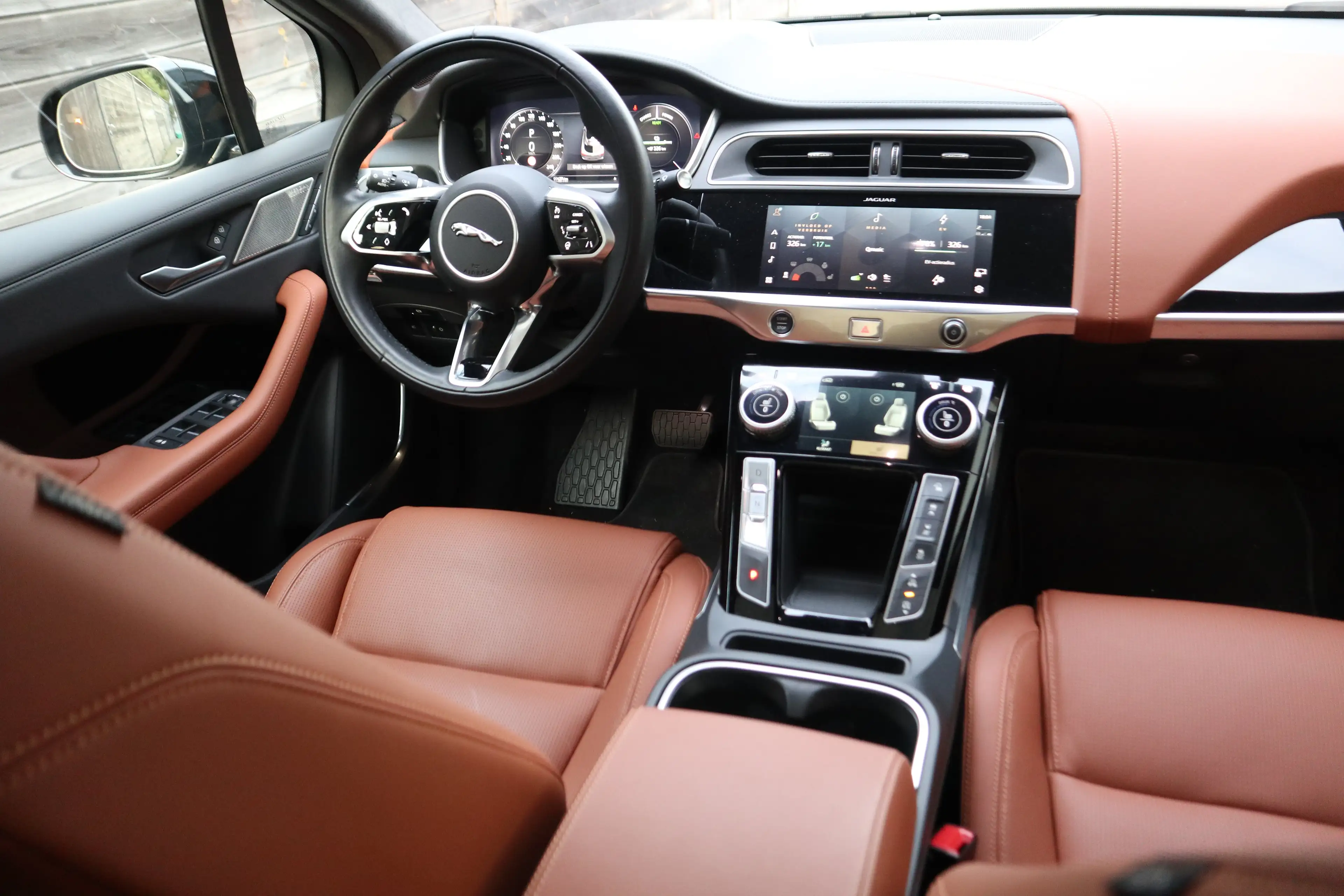 Jaguar I-Pace EV400 HSE/Black-pack/Pano/360°/Leder/3.980km !! — photo 13