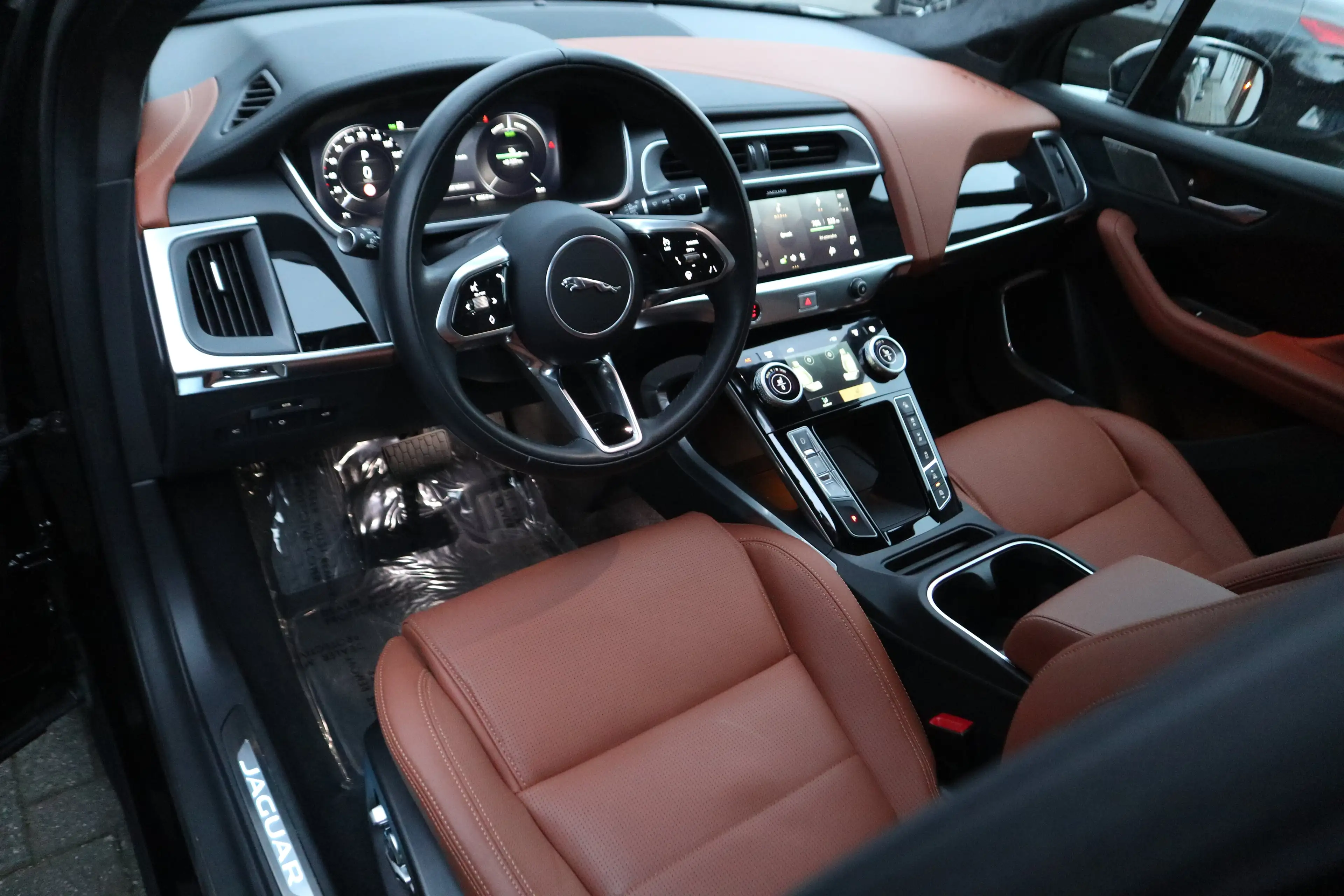 Jaguar I-Pace EV400 HSE/Black-pack/Pano/360°/Leder/3.980km !! — photo 15