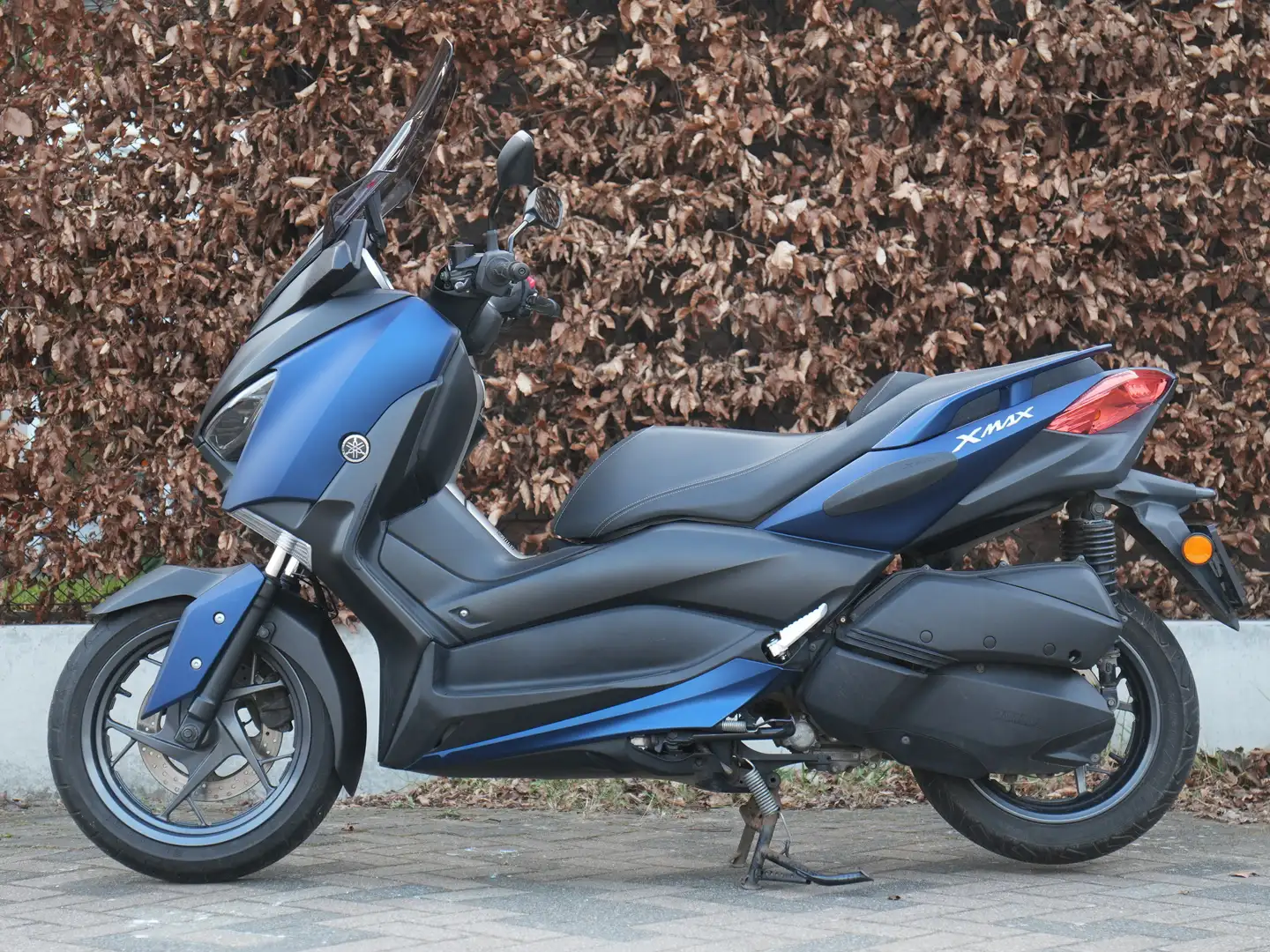 Yamaha X-Max 300 Azul - 1