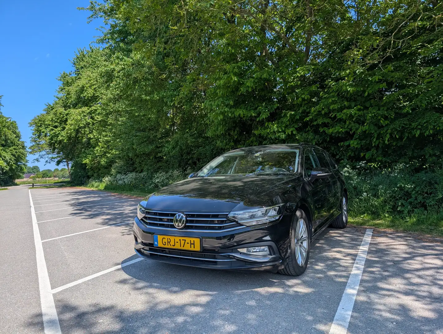 Volkswagen Passat 1.5 TSI  Highline Bns+, Camera 360°, Trekhaak Zwart - 1